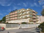 Studio cabine pour 4 près de la plage avec parking et climatisation au Lavandou - FR-1-803-57