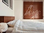 AT HOME, Sunny Emotional House, Free Parking, 3Q Beds, Attic Movie Theater