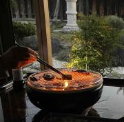 朝食夕食付きで最高ランクの飛騨牛希少部位と地元野菜の炭火焼きディナーを体験できる古民家宿ゲストハウスつぐや