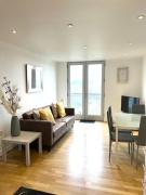 Town & Quiet - 1 Bed - Fast Fibre - Free Parking