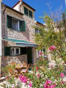 Charming Traditional Townhouse - Holiday Home Kata Charming Traditional Townhouse - Holiday Home Kata