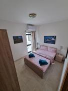 Modern Three Bedroom Apartment in Center Bugibba