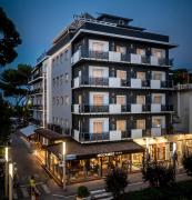 Hotel Mocambo Riccione CENTRALISSIMO AL MARE