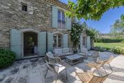 Mas des Flaux beautiful authentic house with tennis court