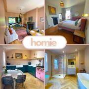 Spacious home in Leeds ideal for gatherings with free parking