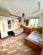 Hola bonjour salut nador