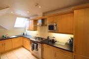 Stylish Bracknell Top Floor Apartment