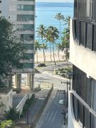 Apto Pitangueiras Enorme 150m2, 200m da praia, vista, 2 vagas carro, piscina, servico praia, 3 quartos com ar condicionado e 3 banheiros