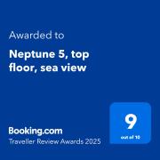 Neptune 5, top floor studio, sea view