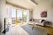 4 Bedroom l Sleeps 9 l Dedicated Parking