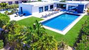 Blue Hill Boutique Villa by Junto ao Mar Blue Hill Boutique Villa by Junto ao Mar