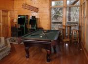 Insane view, amazing amenities-hot tub, pool table, 3BR sleeps 10