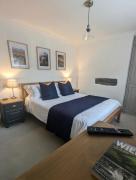 Kendal Cottage with Fireplace - Couples Retreat Kendal Cottage with Fireplace - Couples Retreat
