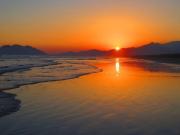 Casa piscina pé na areia Bertioga