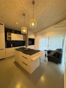 Oasis Airport Apartments and Rooms