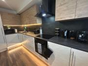 NEW! Amazing Studio Apartment Sleeps 3 Hull Central