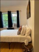 High Falls Studio Downtown,Kitchen, TV,Pet