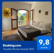 Suíte Romântica premiada com linda vista de varanda em Petrópolis!