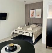 Paul Bert-2 studio avec extérieur privatif