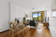 Bright & Spacious Surry Hills Apartment