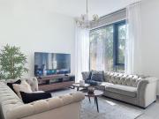 Modern Five Bedroom Villa with BBQ and Garden