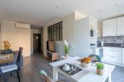 Charmant appartement équipé, 2 personnes au cœur de Menton, Climatisé, Proche Gares routière et Ferroviaire, Fête des Citron,