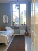 Iloinen taiteilijakoti