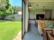 Country Beach House - Traditional Family Vacation Home for 6 - Near Beach