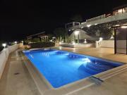 Cool 4-bedroom Villa with sea views