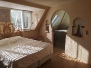 Modern Cozy Asian Style bedroom with Kingsize Spa bath