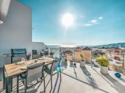 Luxurious townhouse with view, 3 terraces and pool