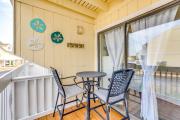 Walk to Beach Resort Retreat with Balcony in Destin