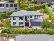 4 Bedroom House - Gorgeous View