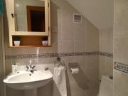 Amplio adosado a 5 mits del metro y centro comercial