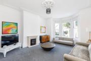 Lovely, modern & spacious 1-bed flat central Hove