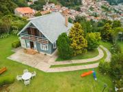 Amplo quintal, 4Q, 8min do Parque Capivari