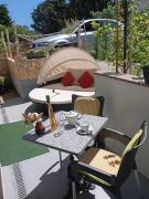 Guest House Helena close to Beach