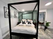 Stylish Studio Apartment on Torquay Harbourside!