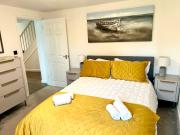 Great location very spacious. Sea and castle view