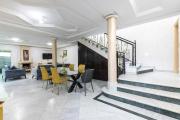 Luxury 3BR Villa with beach access