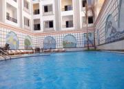 Downtown room near gym pool beach shops walking distance fromentertainment and shopping