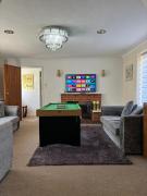 Large 2BR Bungalow Independent fully Furnished with Parking & Garden Large 2BR Bungalow Independent fully Furnished with Parking & Garden