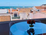 SEA VIEW Loft 30 secs to Beach in Historic Old Town