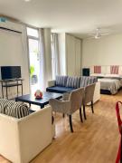 Apartamentos de Maria en Martinez! Av Libertador con Patio!