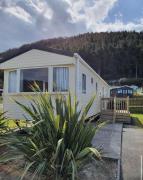 Pet Friendly 3 Bed Static Caravan in Clarach Bay Spacious and Cozy Stay