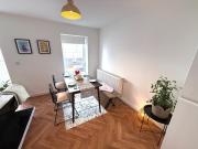 Issara Apartments 41 - Great location & Private Parking