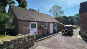 Charming 1 Bed Peak District Cottage Barn - Alton Towers, Christmas Markets, Polar Bears, Chatsworth