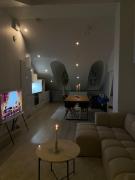 Elegant Penthouse Loft - Center