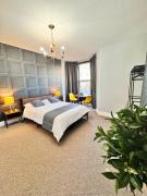 Spacious Central and Chic 65 TV