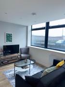 Bright and Modern Apartment near City Centre with Free Parking,WiFi And Netflix Next To Old Trafford And Man United Stadium Bright and Modern Apartment near City Centre with Free Parking,WiFi And Netflix Next To Old Trafford And Man United Stadium